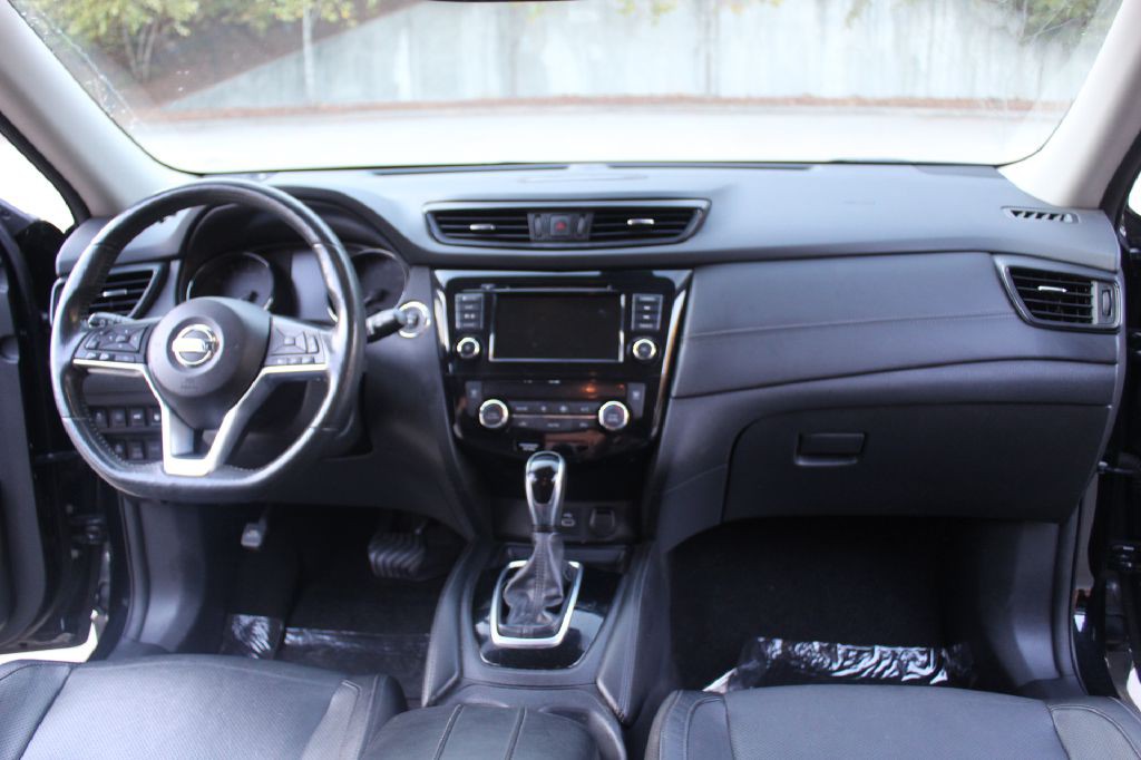 2018 Nissan Rogue Image 14