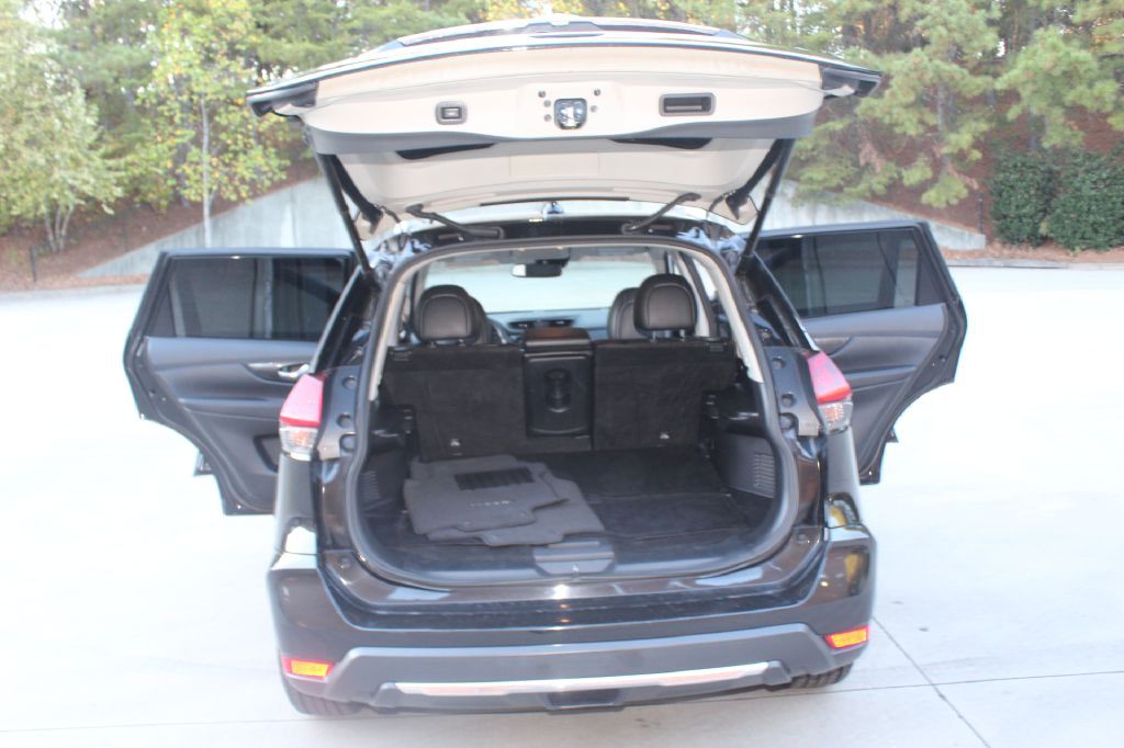 2018 Nissan Rogue Image 21