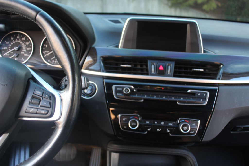 2017 BMW X1 Image 17