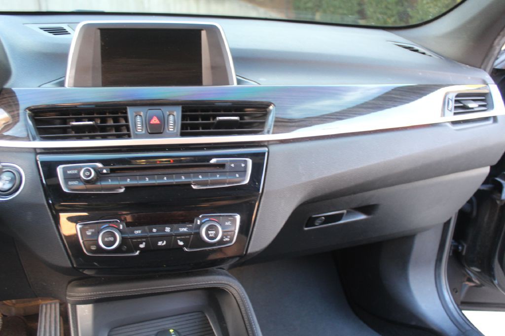 2017 BMW X1 Image 18