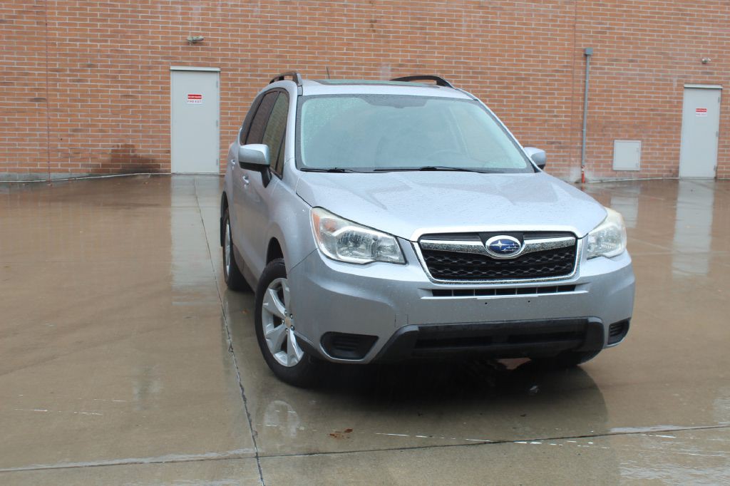 2015 Subaru Forester Image 1