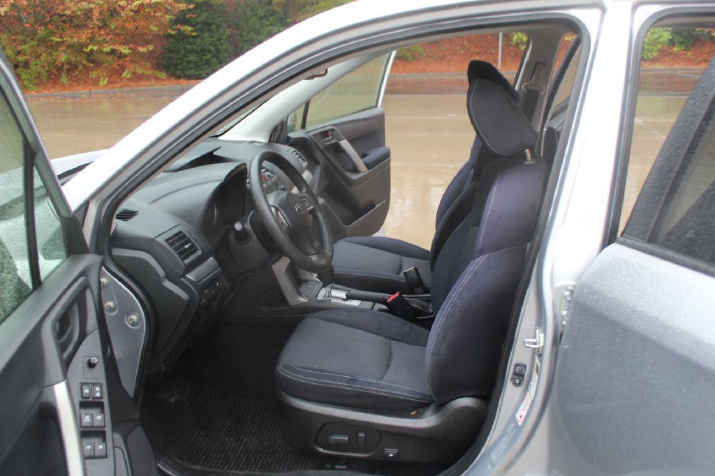 2015 Subaru Forester Image 10