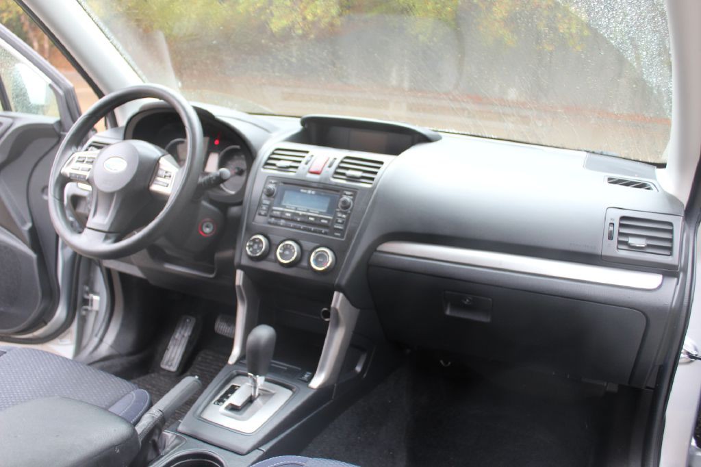 2015 Subaru Forester Image 13