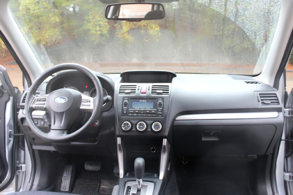 2015 Subaru Forester Image 14