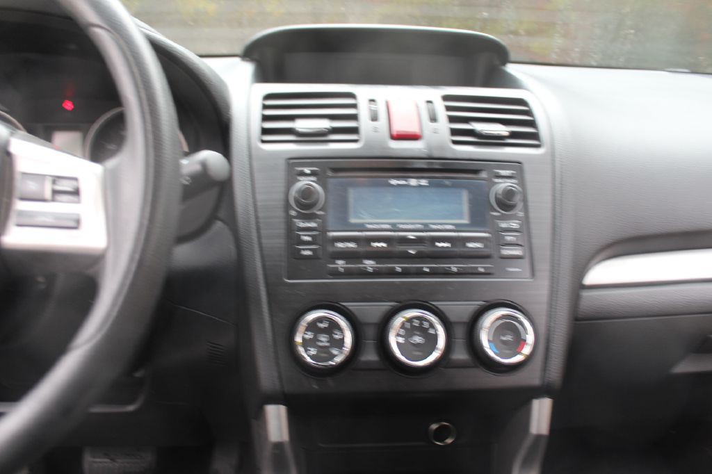 2015 Subaru Forester Image 17