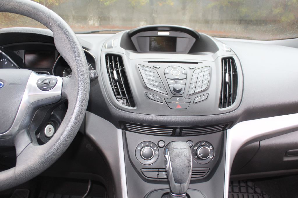 2015 Ford Escape Image 18