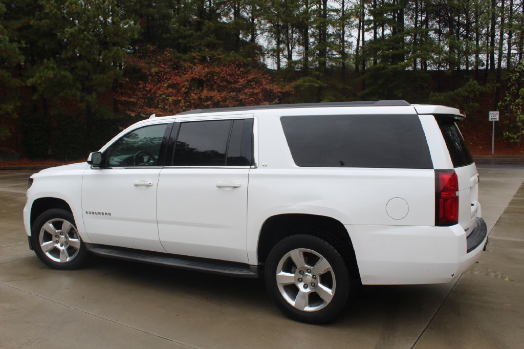2016 Chevrolet Suburban Image 3