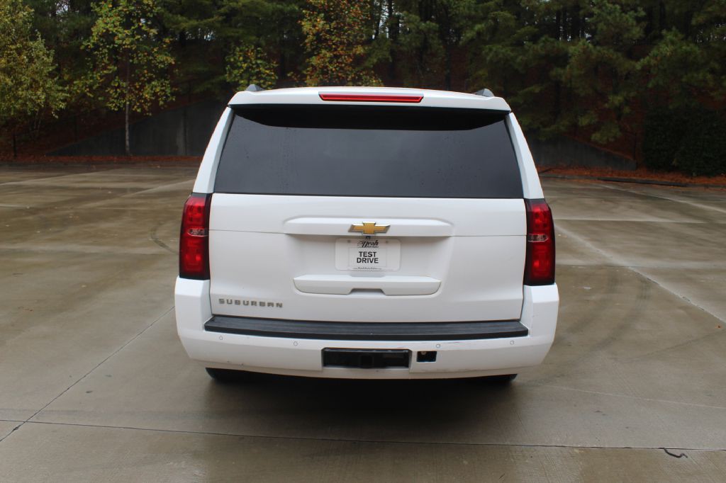 2016 Chevrolet Suburban Image 4