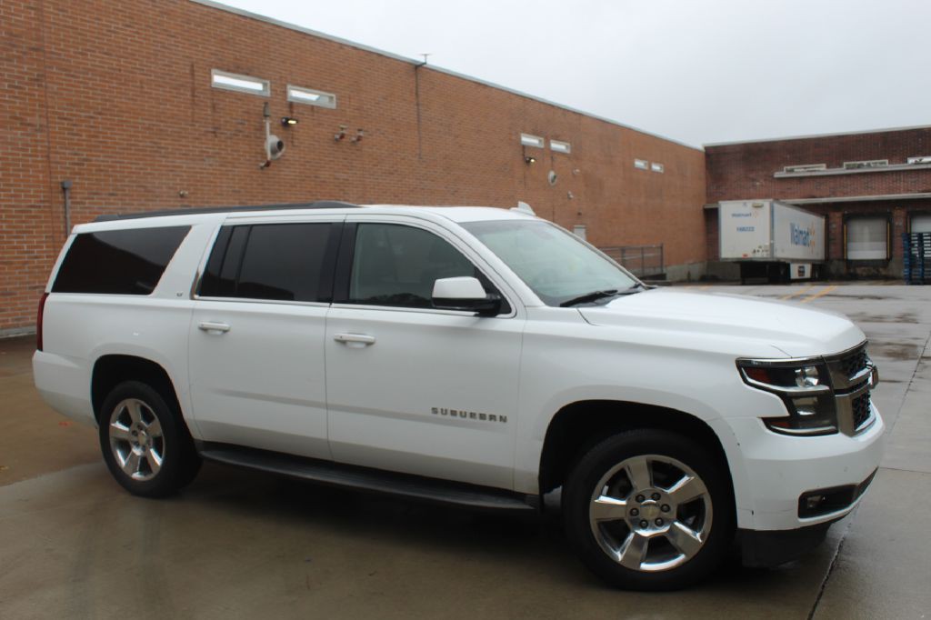 2016 Chevrolet Suburban Image 6
