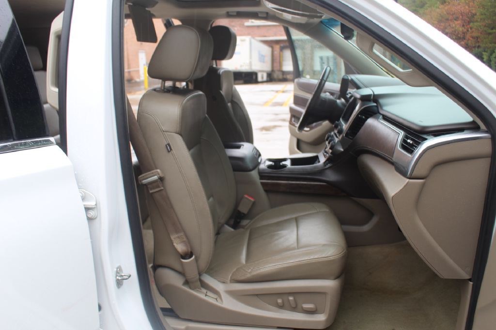 2016 Chevrolet Suburban Image 7