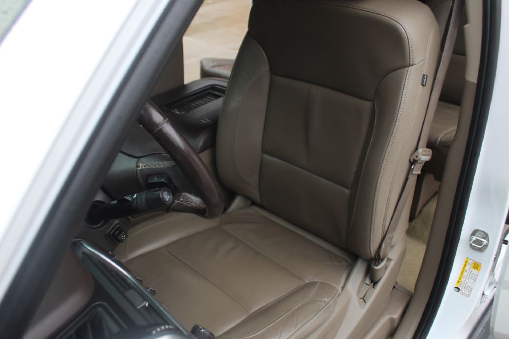 2016 Chevrolet Suburban Image 11