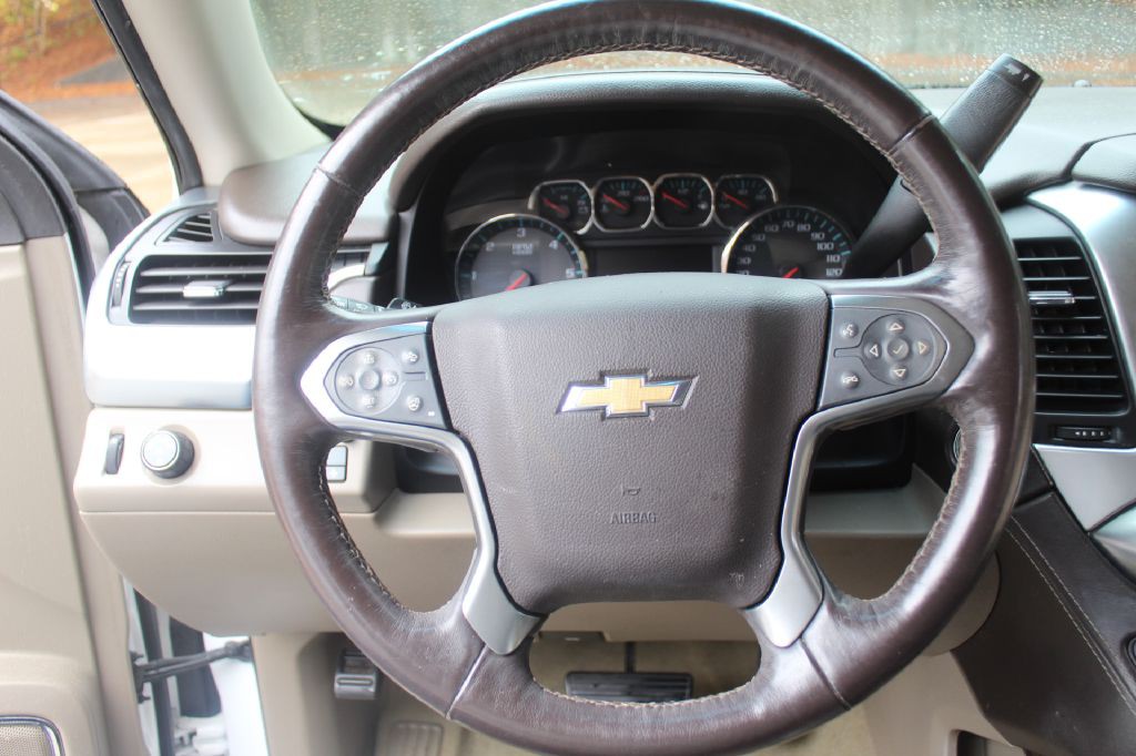 2016 Chevrolet Suburban Image 18