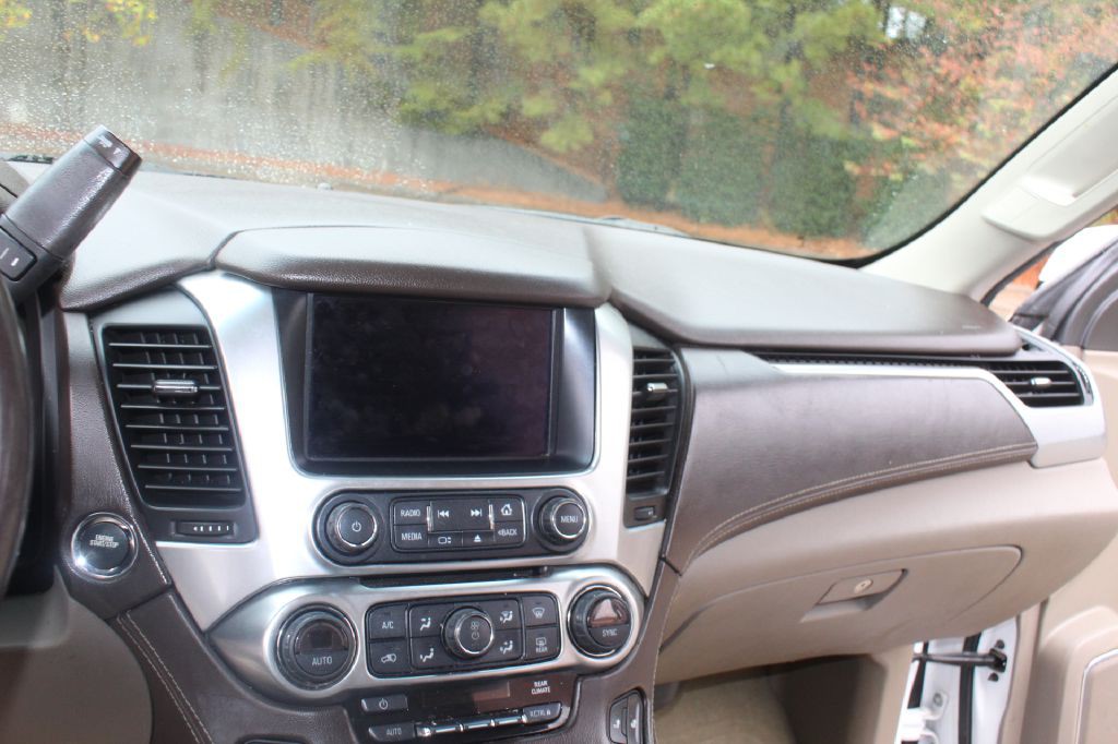 2016 Chevrolet Suburban Image 20