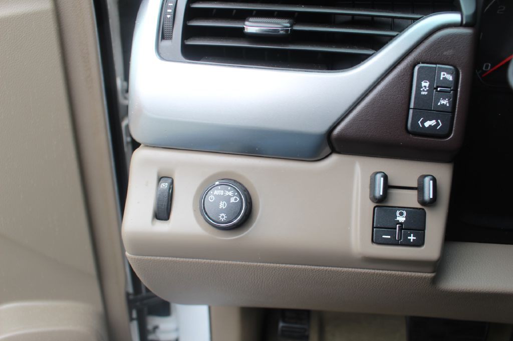 2016 Chevrolet Suburban Image 21