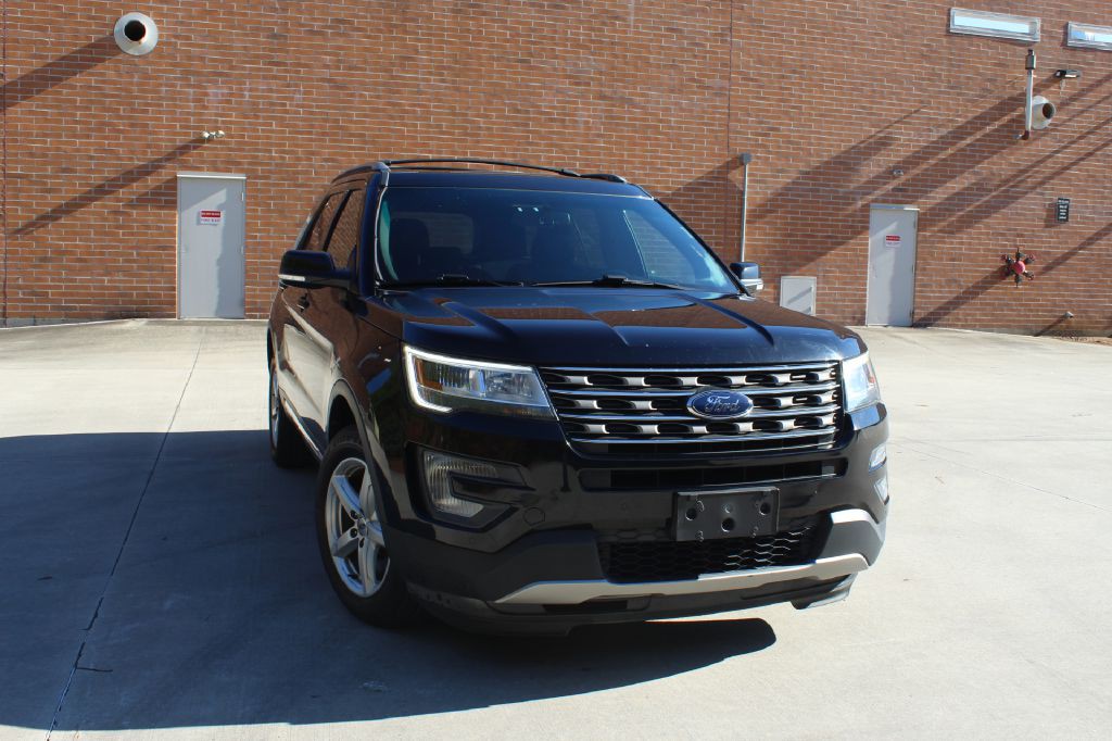 2017 Ford Explorer Image 1