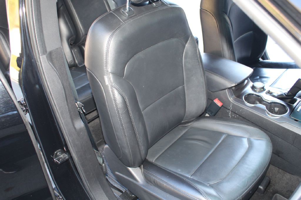 2017 Ford Explorer Image 12