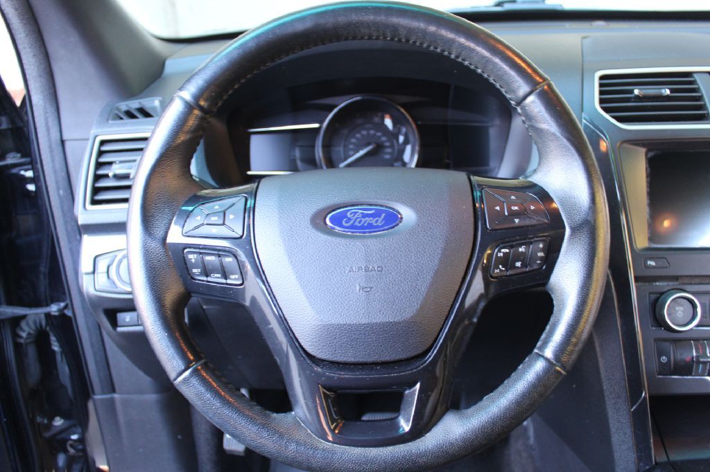 2017 Ford Explorer Image 18