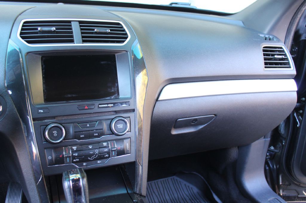 2017 Ford Explorer Image 20