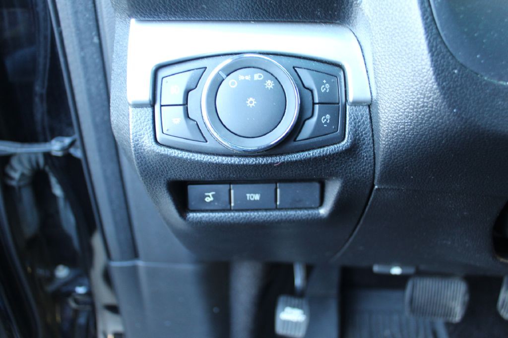 2017 Ford Explorer Image 23