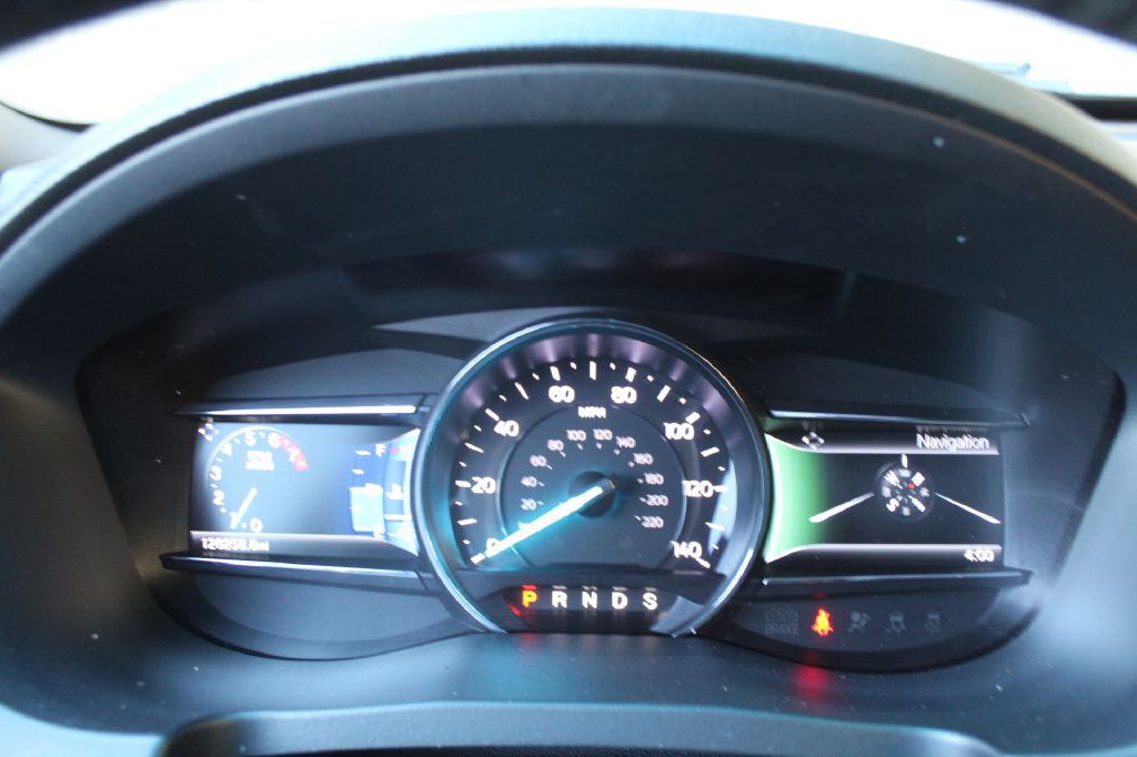 2017 Ford Explorer Image 28