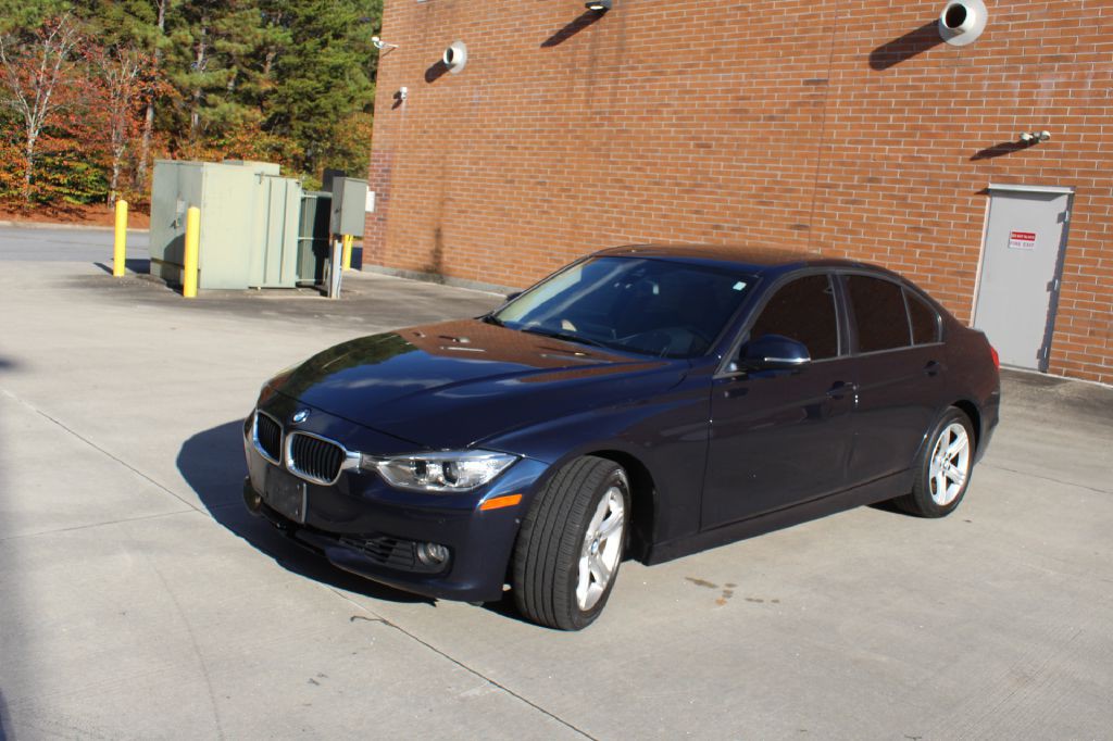 2014 BMW 3 Series Image 2