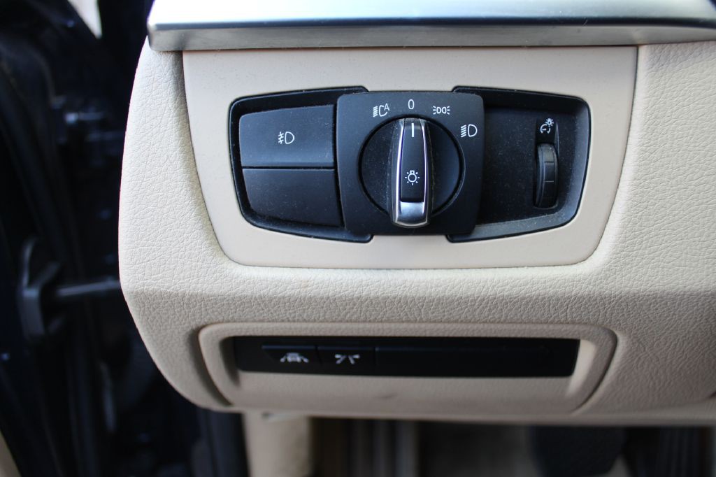 2014 BMW 3 Series Image 20