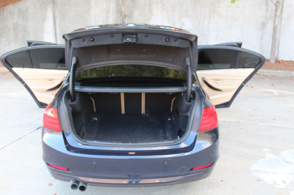 2014 BMW 3 Series Image 22