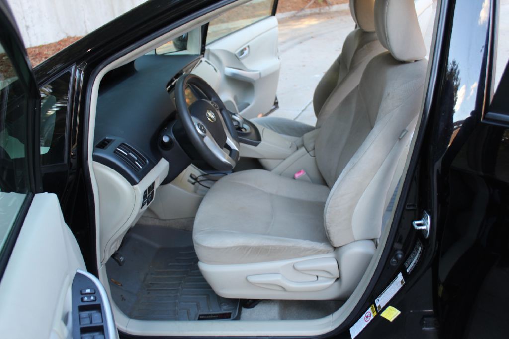 2011 Toyota Prius Image 10