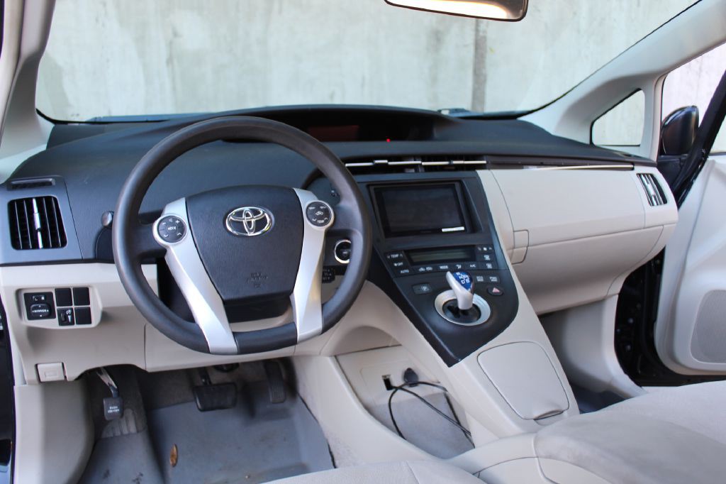 2011 Toyota Prius Image 15