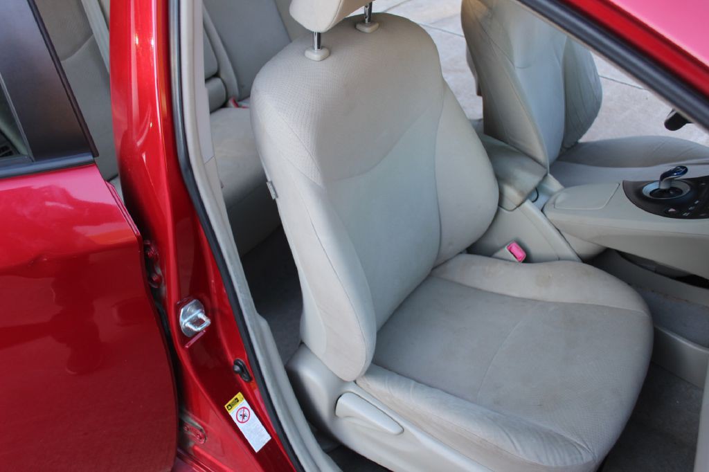 2010 Toyota Prius Image 12