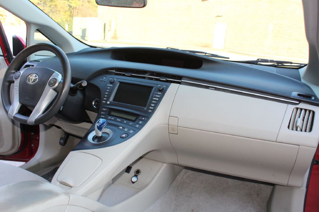 2010 Toyota Prius Image 13