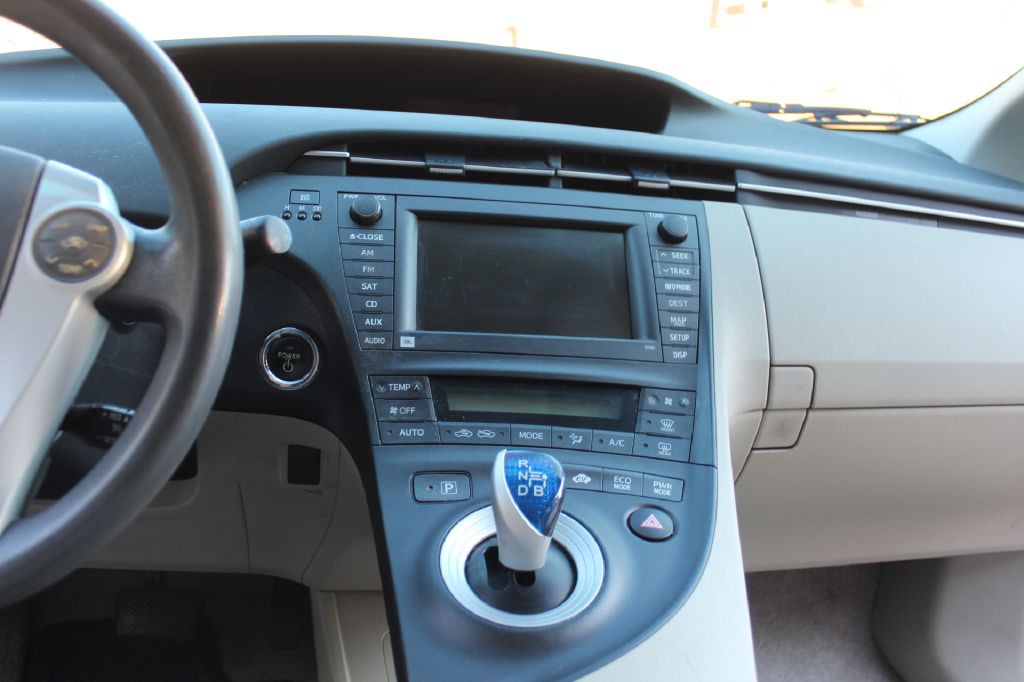 2010 Toyota Prius Image 17