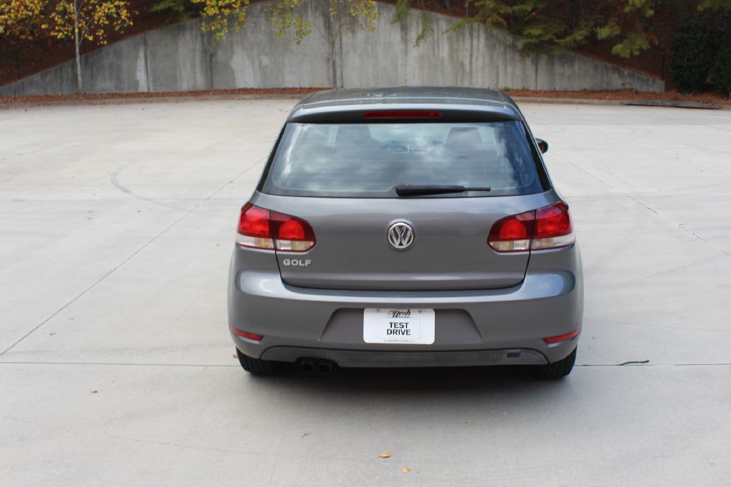 2010 Volkswagen Golf Image 4