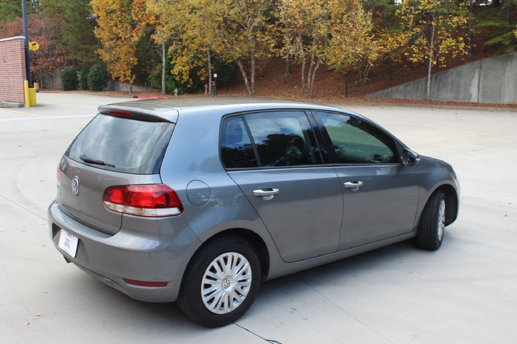 2010 Volkswagen Golf Image 5