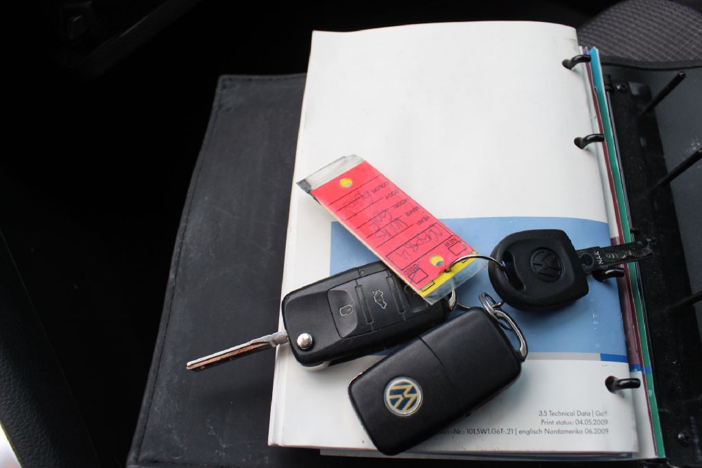 2010 Volkswagen Golf Image 12