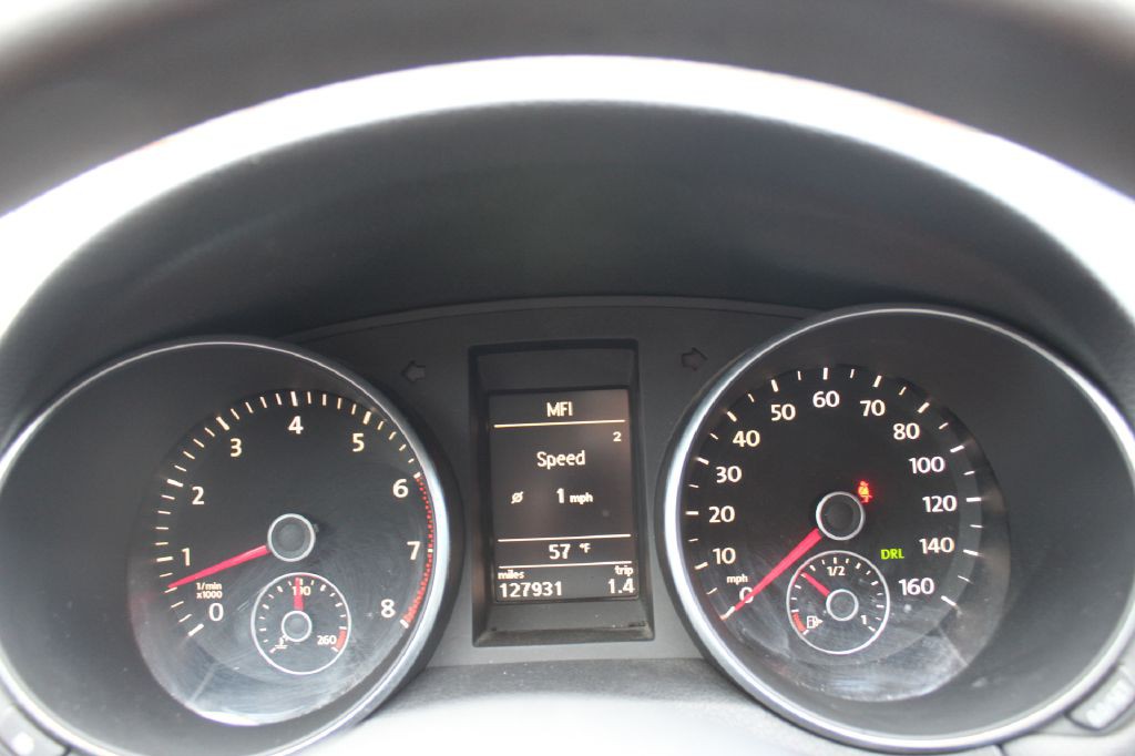 2010 Volkswagen Golf Image 13