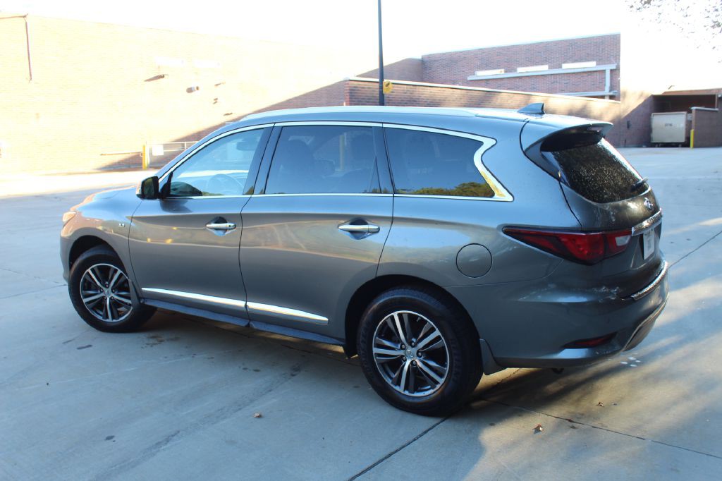 2017 INFINITI QX60 Image 3