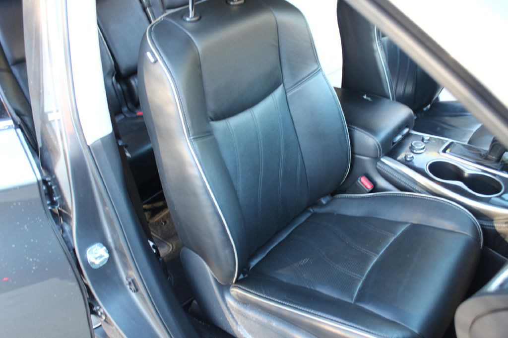 2017 INFINITI QX60 Image 12