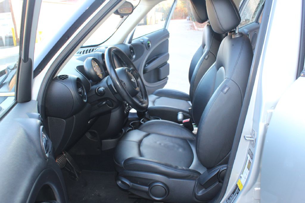 2013 MINI Cooper Image 10