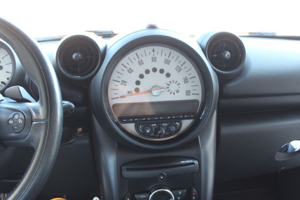 2013 MINI Cooper Image 15