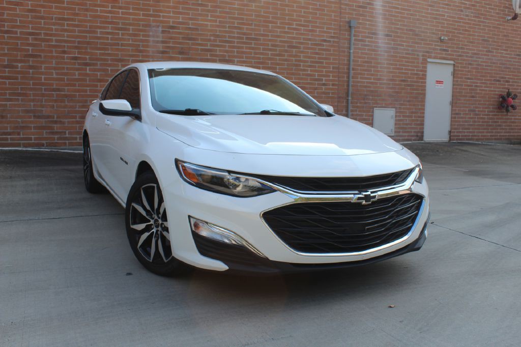 2021 Chevrolet Malibu Image 1