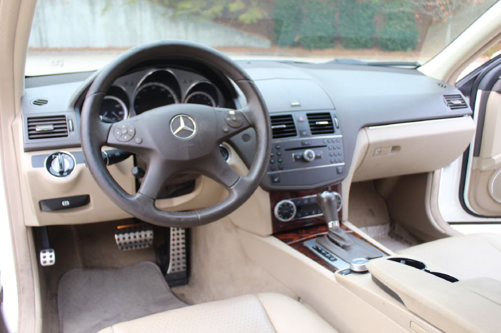 2010 Mercedes-Benz C-Class Image 13