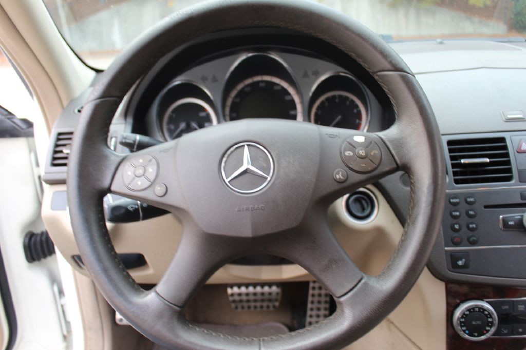 2010 Mercedes-Benz C-Class Image 14