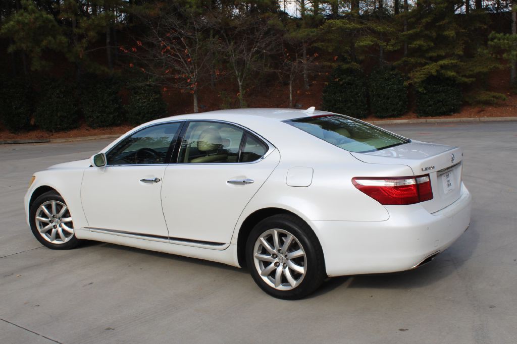 2009 Lexus LS Image 3