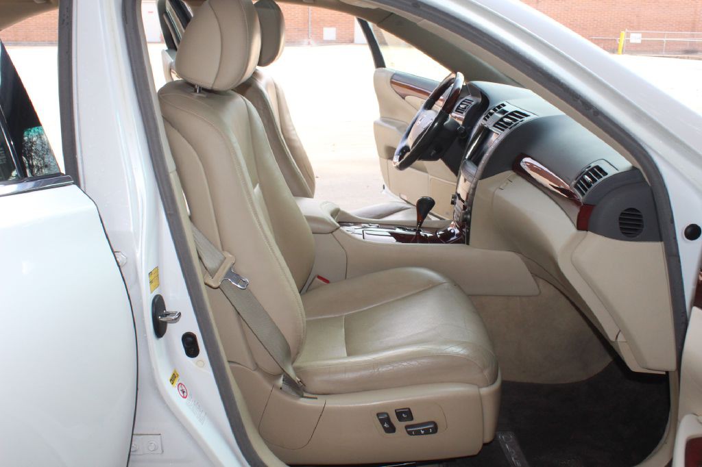 2009 Lexus LS Image 7