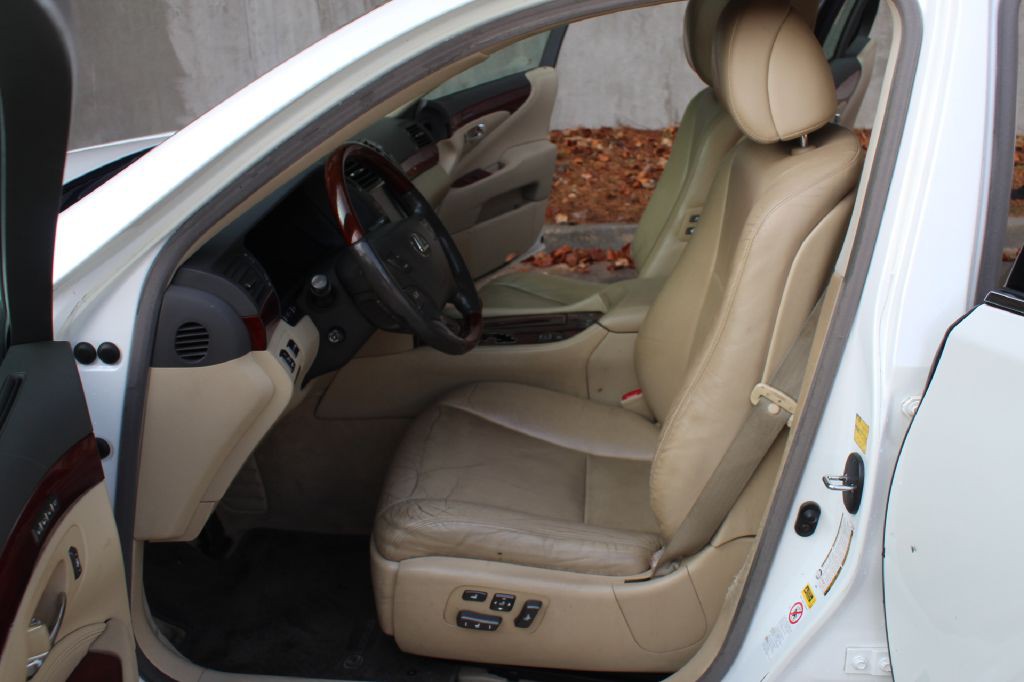 2009 Lexus LS Image 10