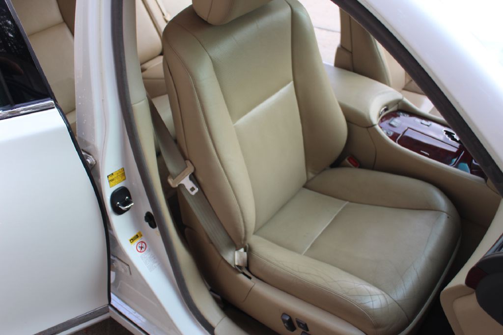 2009 Lexus LS Image 12