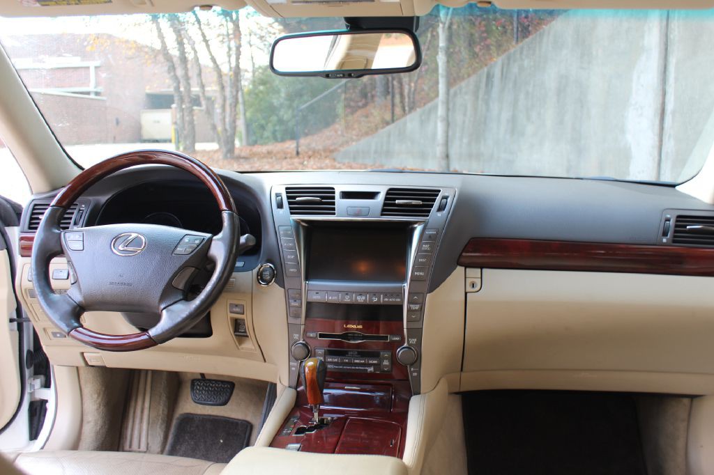 2009 Lexus LS Image 14