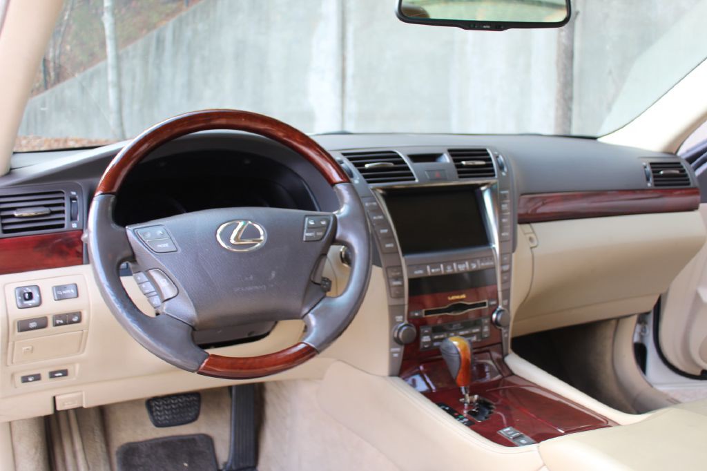 2009 Lexus LS Image 15