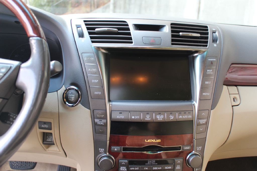 2009 Lexus LS Image 17